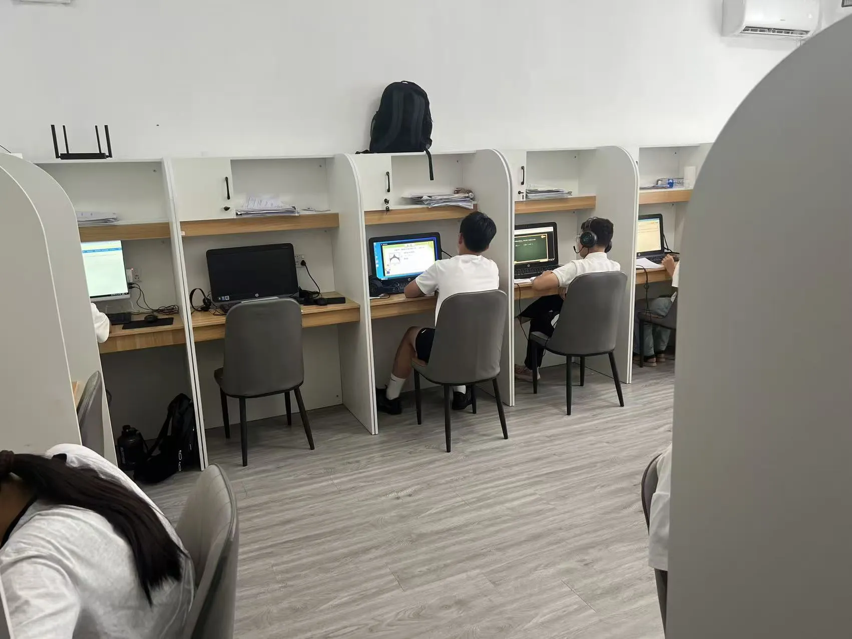 家长等候区